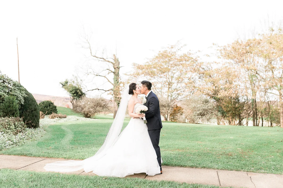 VA-Wedding-Raspberry-Plain-Manor-Fall-3.jpg