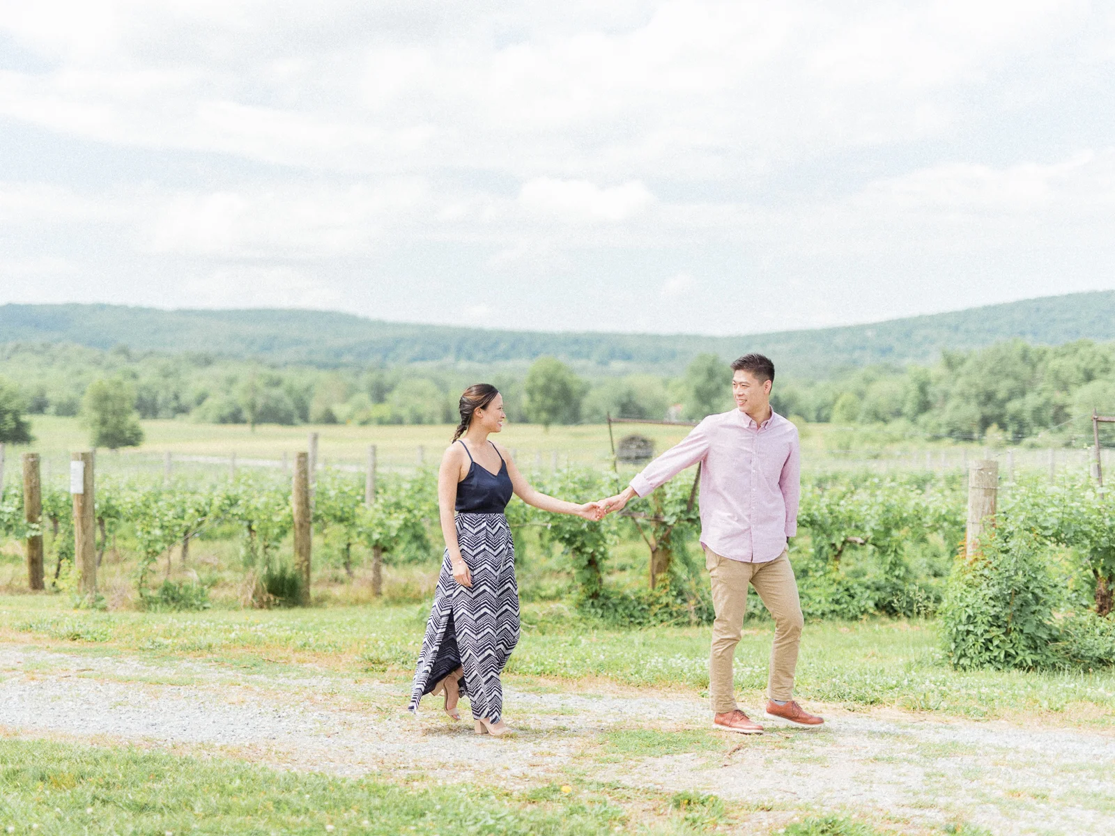 VA-Breaux-Vineyard-Summer-Engagement-11.jpg