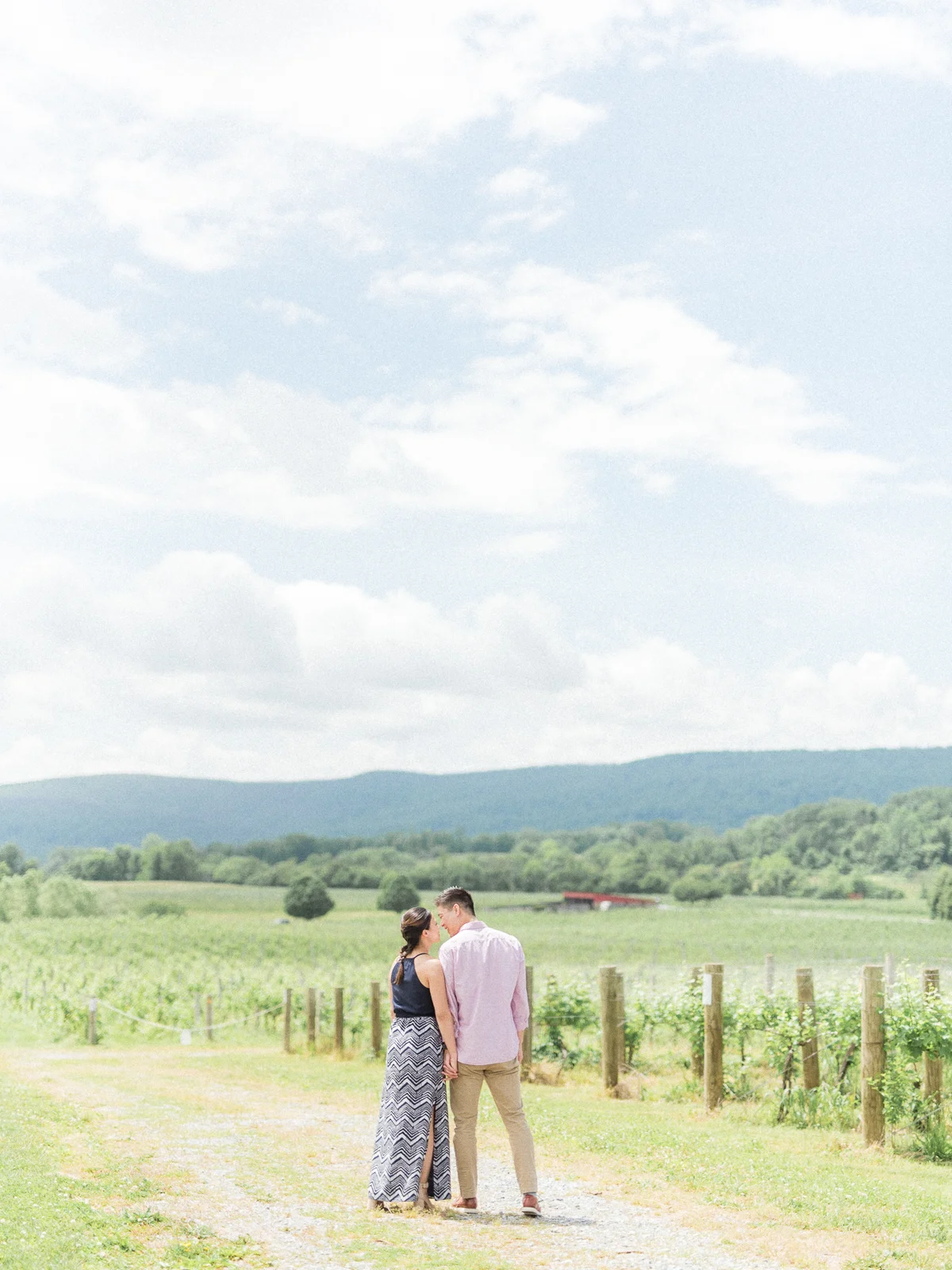 VA-Breaux-Vineyard-Summer-Engagement-10.jpg
