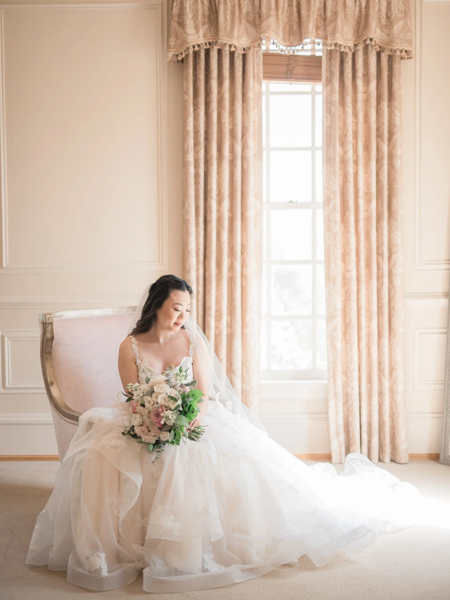 VA-Great-Marsh-Estate-Summer-Wedding-Blush-17.jpg