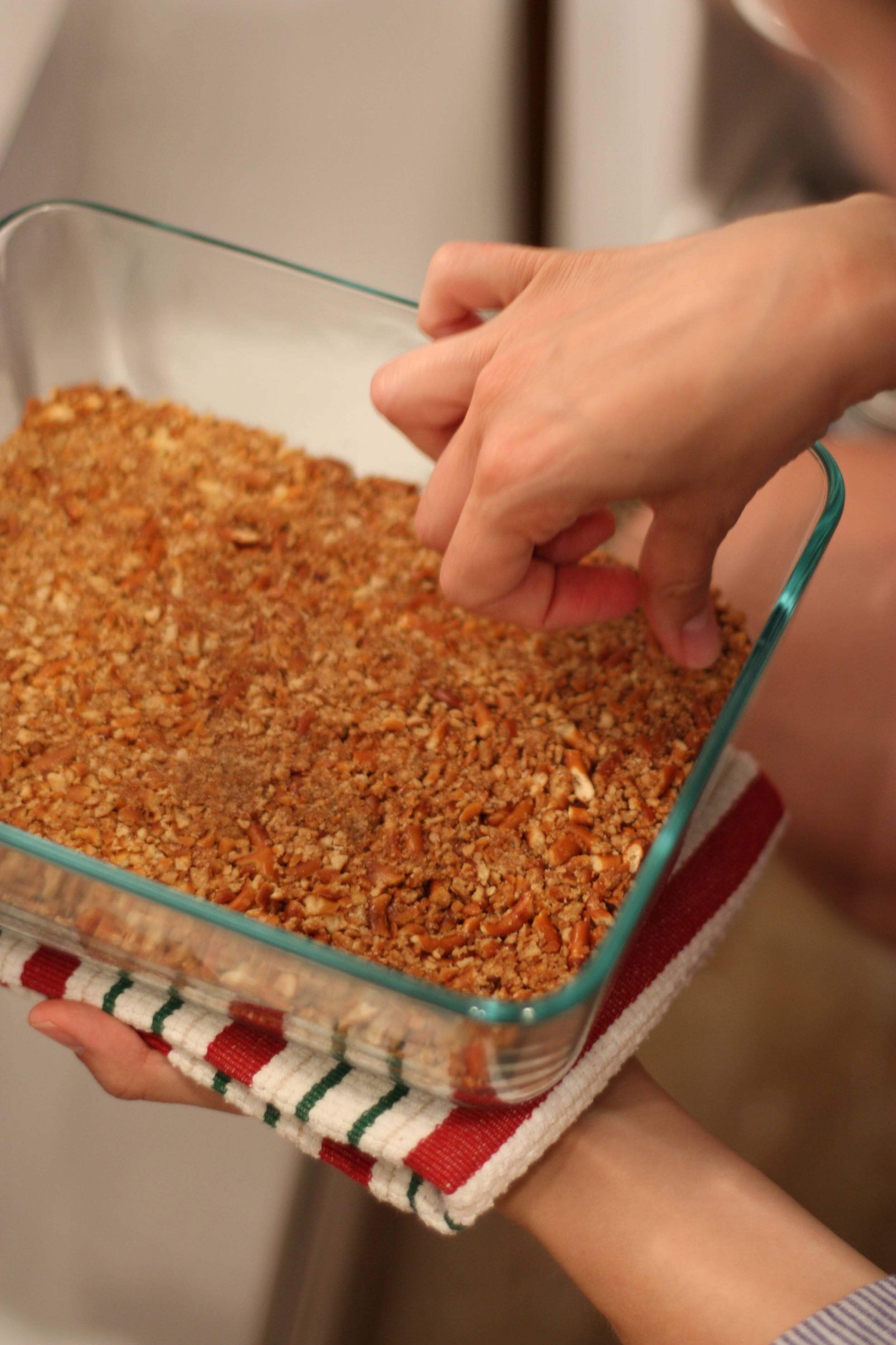 jello-pretzel-salad-11.jpg