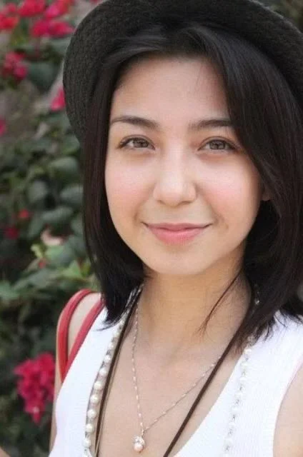 pretty pinay.jpg