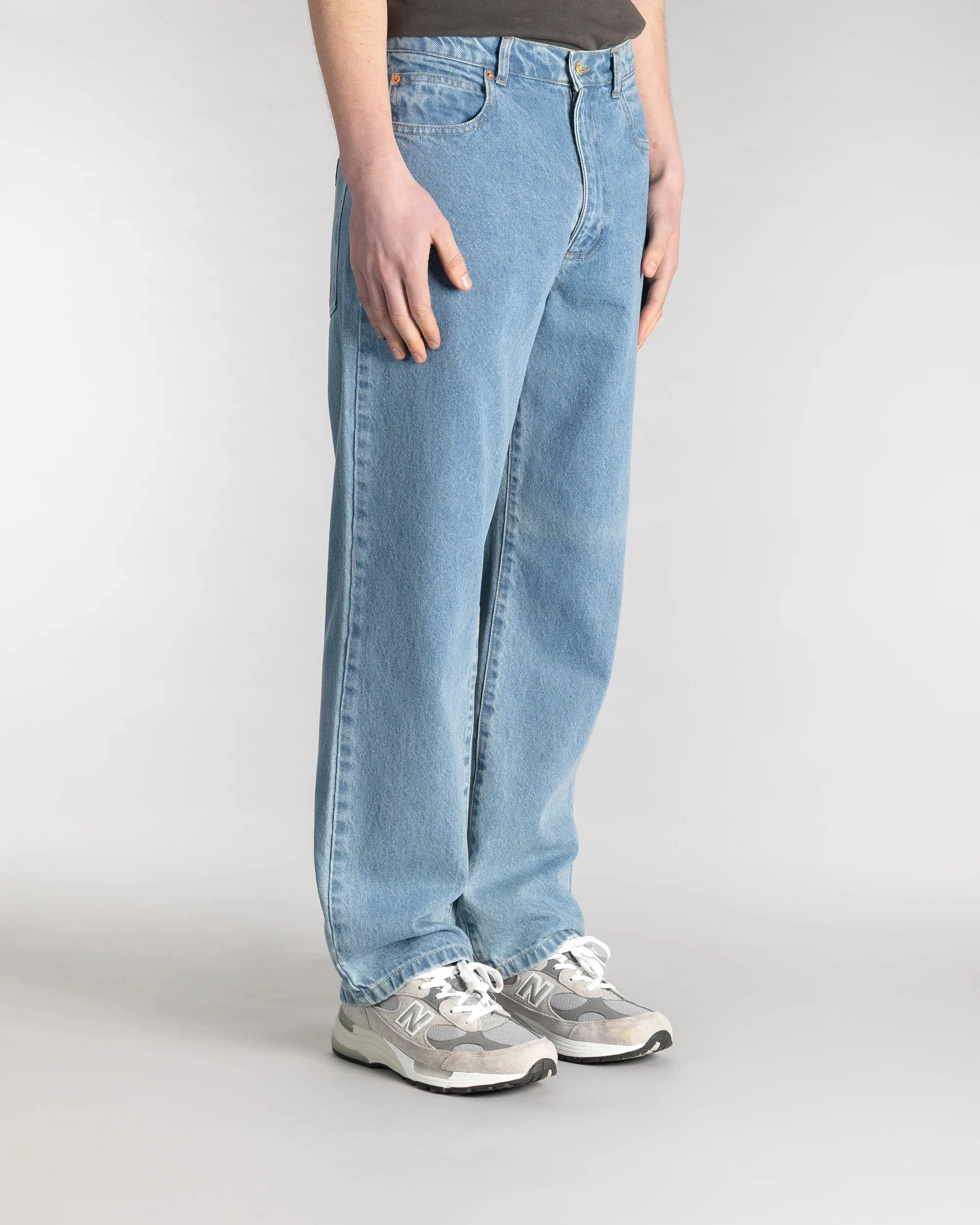 SS26040659_STANDARD_5_MID_STONE_DENIM-7.jpeg
