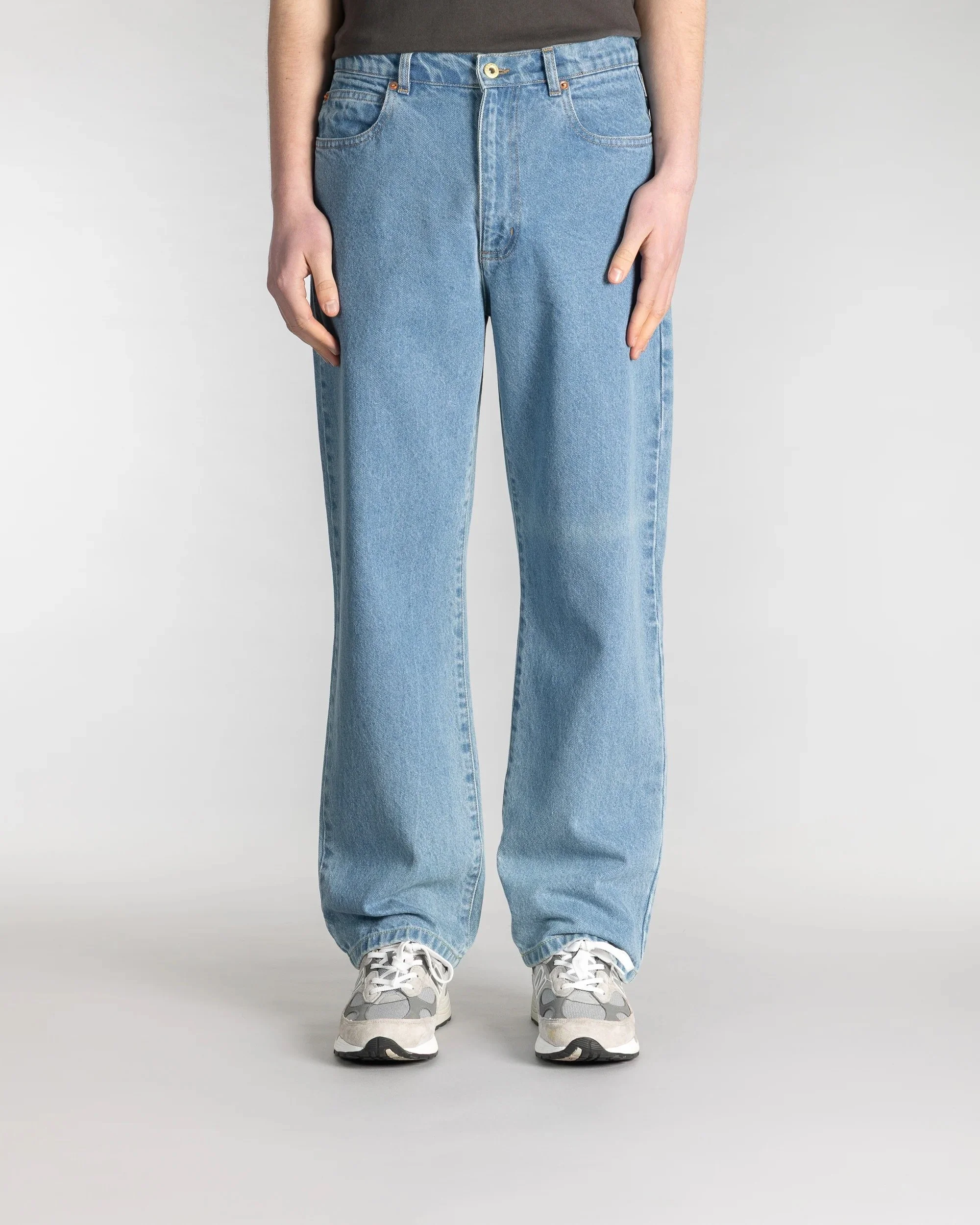 SS26040659_STANDARD_5_MID_STONE_DENIM-6.jpeg
