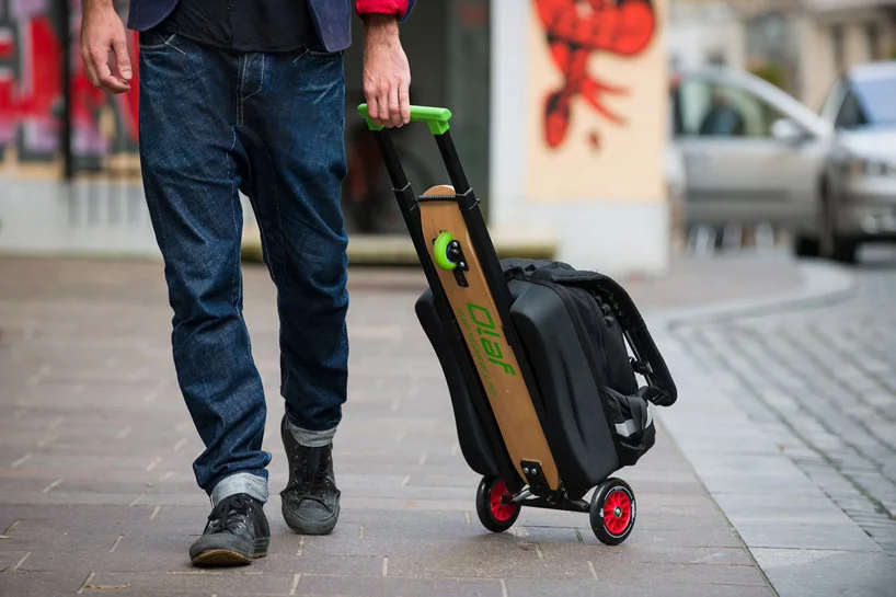 olaf-scooter-longboard-backpack-designboom-09.jpg