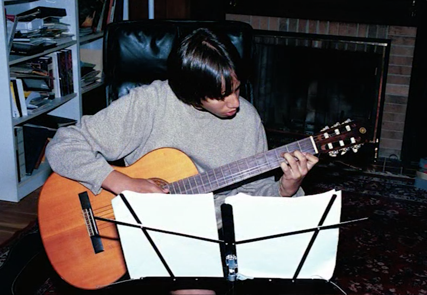 mb tween guitar.png