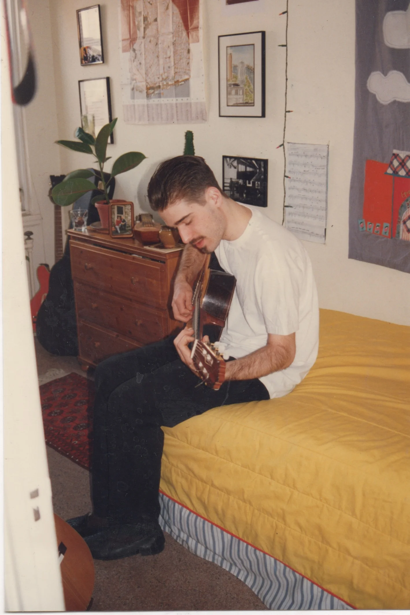 1997 - New York. After dropping out of college and living in Buenos Aires and San Francisco, I was back with mom and dad, ready to work and somehow pursue music.