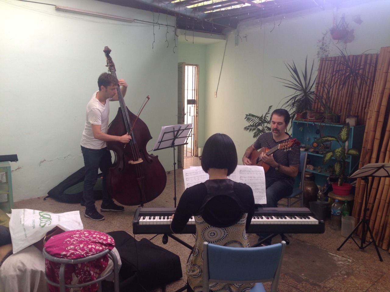 2017 - Rehearsing with the Adam Tully Trio at home in Buenos Aires.