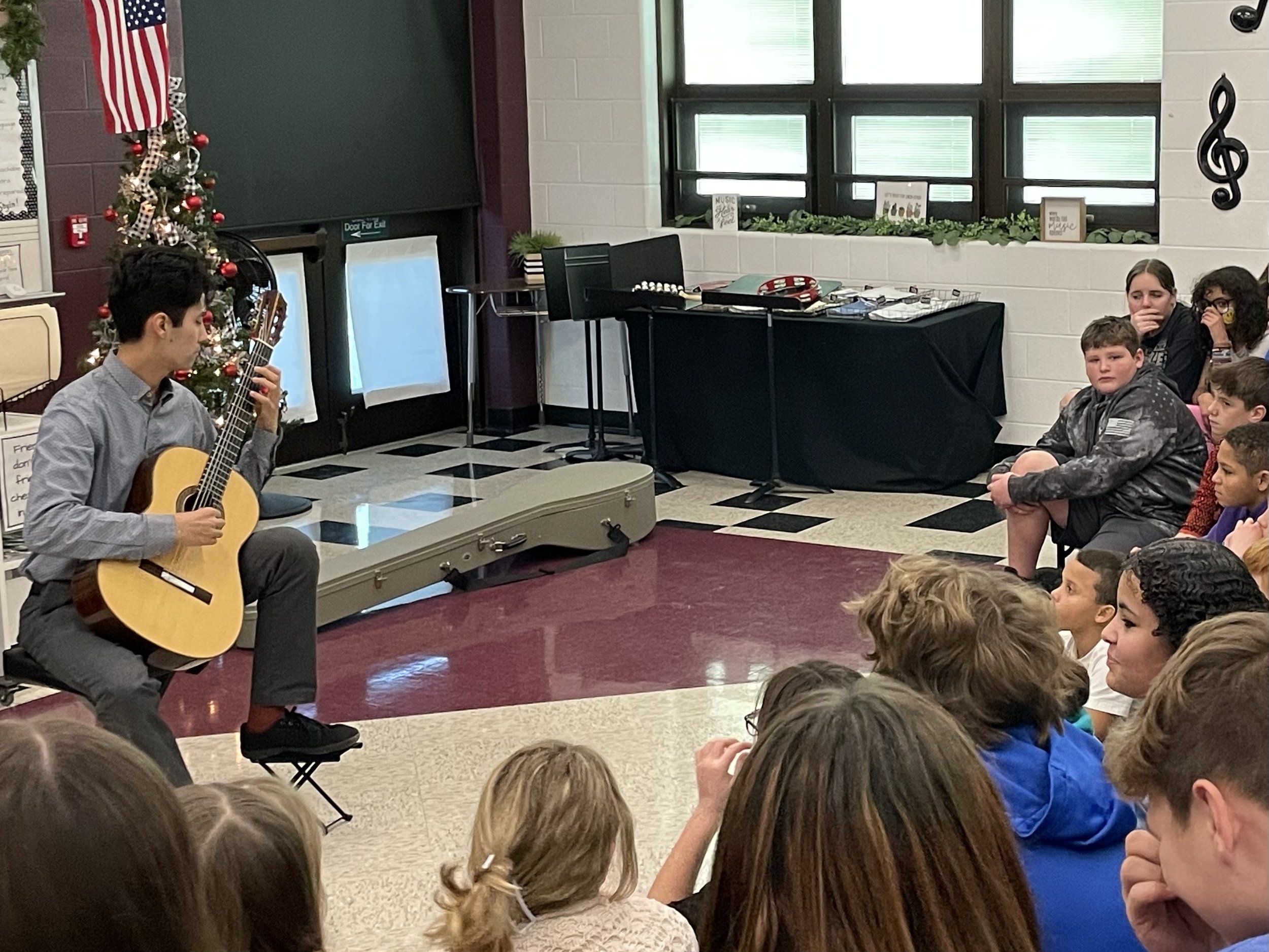 Oberlin Students Perform for Middle Schoolers — Stephen Aron