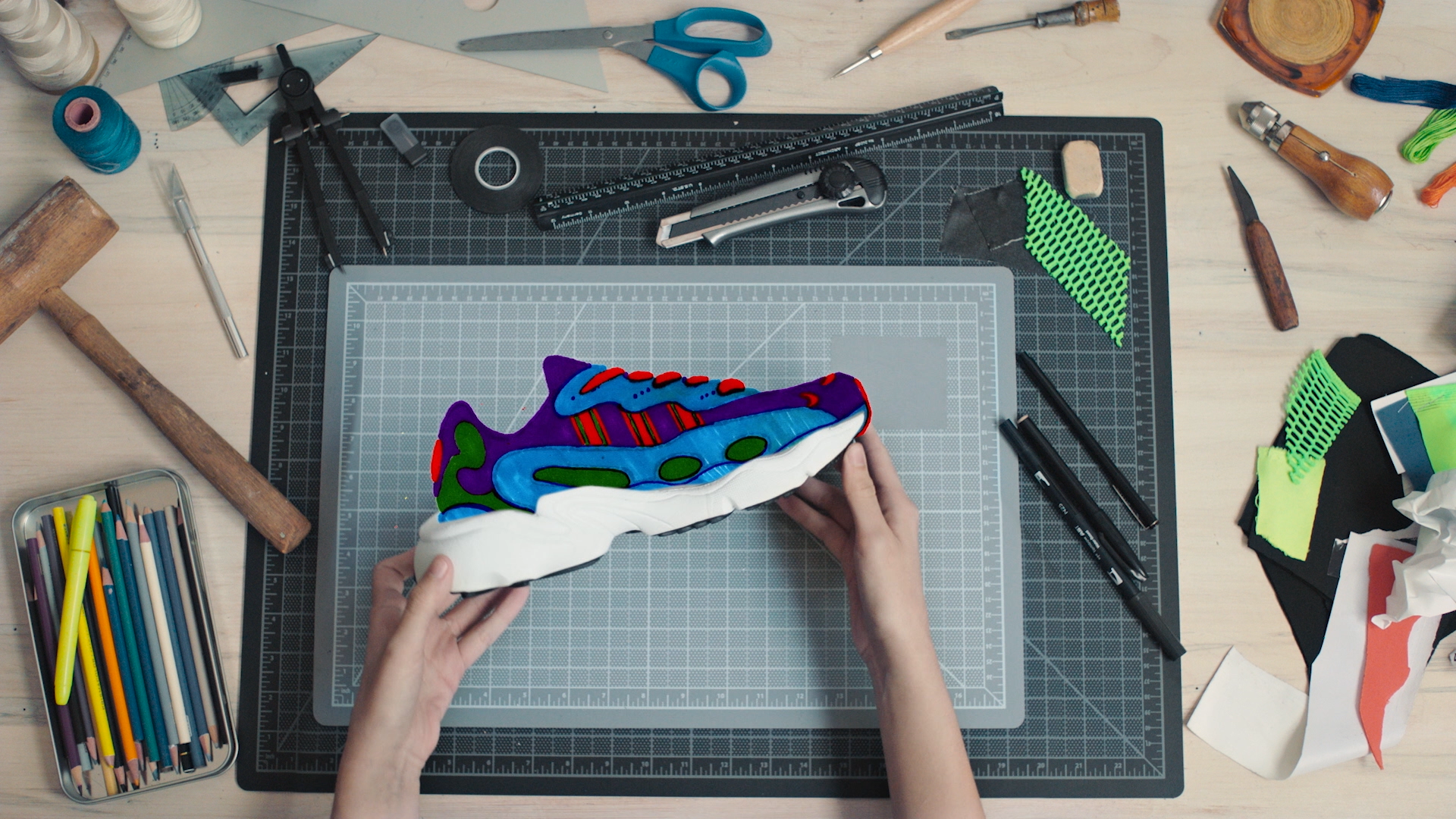 Adidas_Adiprene_15_URL_1080_h264.00_00_04_11.Still001.png