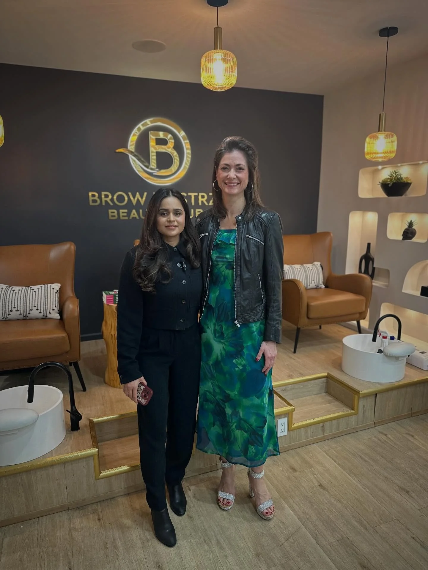 Thank you Deep, your amazing team at @brow_mastrz, and everyone who came out last night for GLOW: an intimate evening devoted to radiance &mdash; inside and out!!

Click through for 4 takeaways to take action today and get your glow on >>>