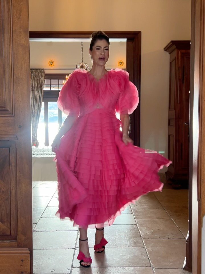 It's been just over a year since I welcomed nearly 100 guests to @chateauokanagan &mdash; with special guest @jillian.harris &mdash; to celebrate the publication of my debut book, FEEL BETTER NOW!!!

So much of the work I do is rooted in relationship