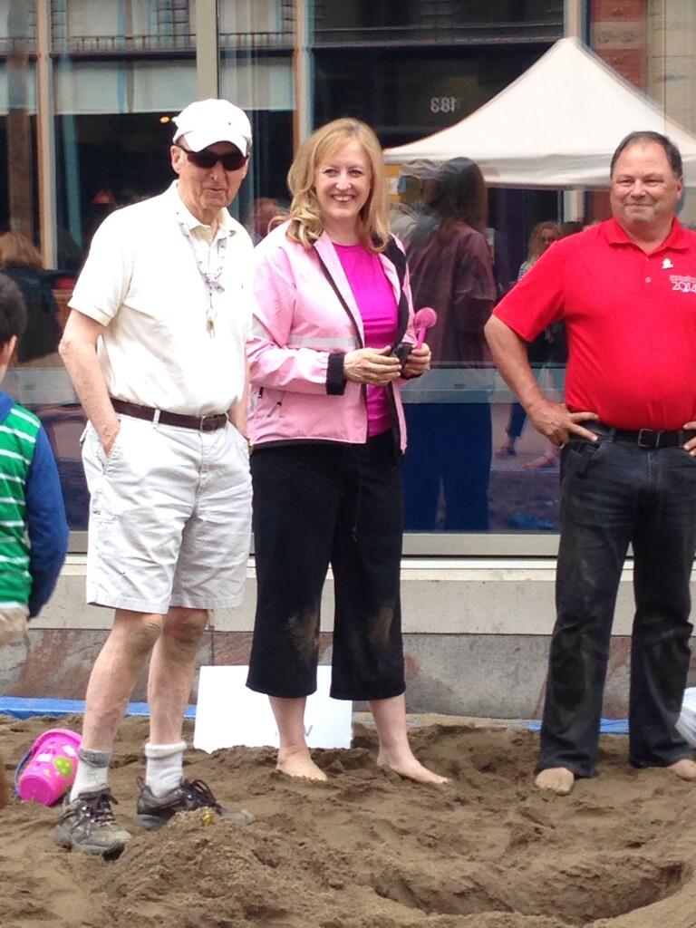 Team CTV's Don Martin & Craig Oliver take a break from digging with the Hon. Lisa Raitt