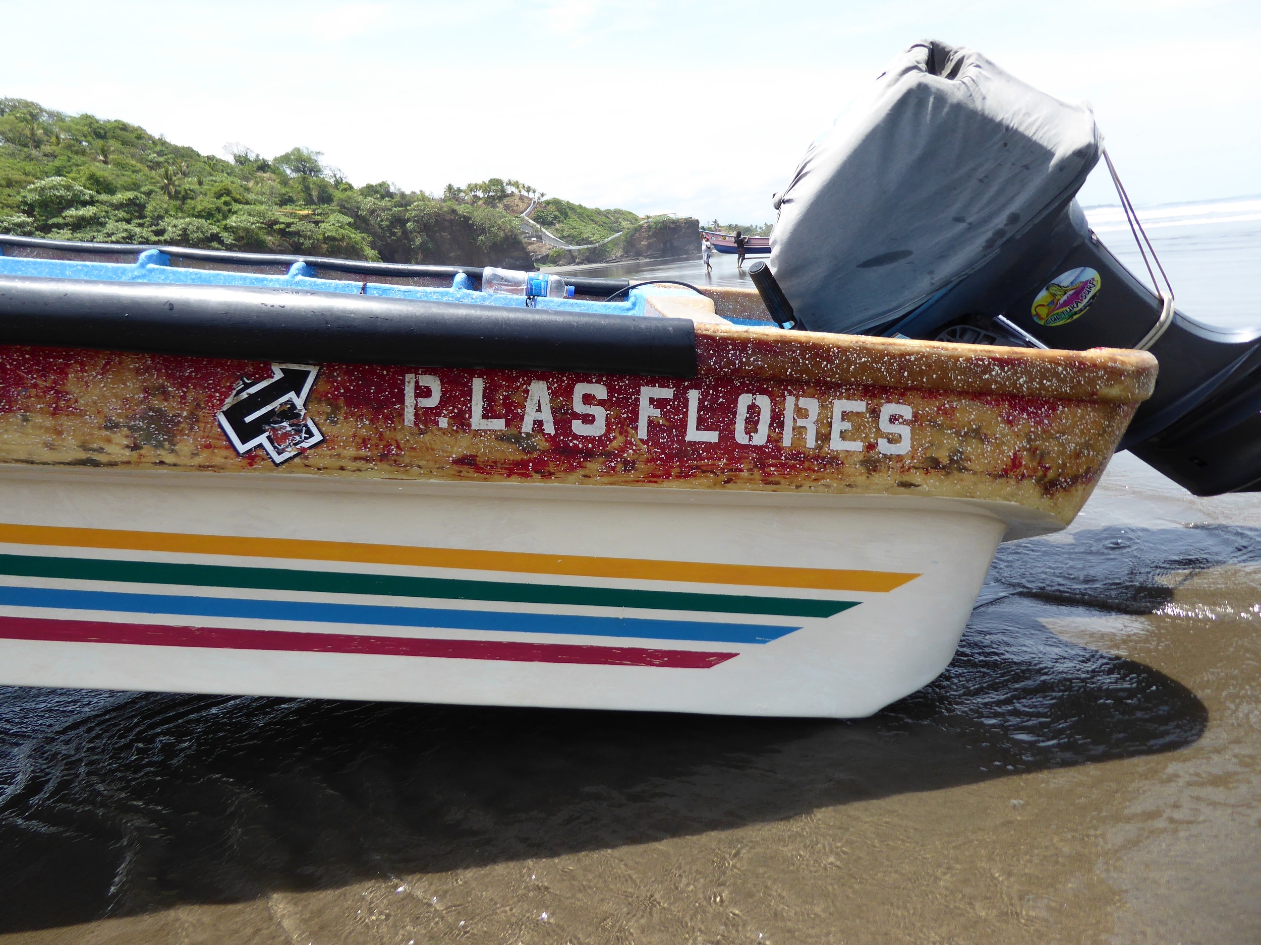 The boats on the beach at Las Flores (these boats take surfers from Las Flores to Punta Mango - I prefer to drive there!)