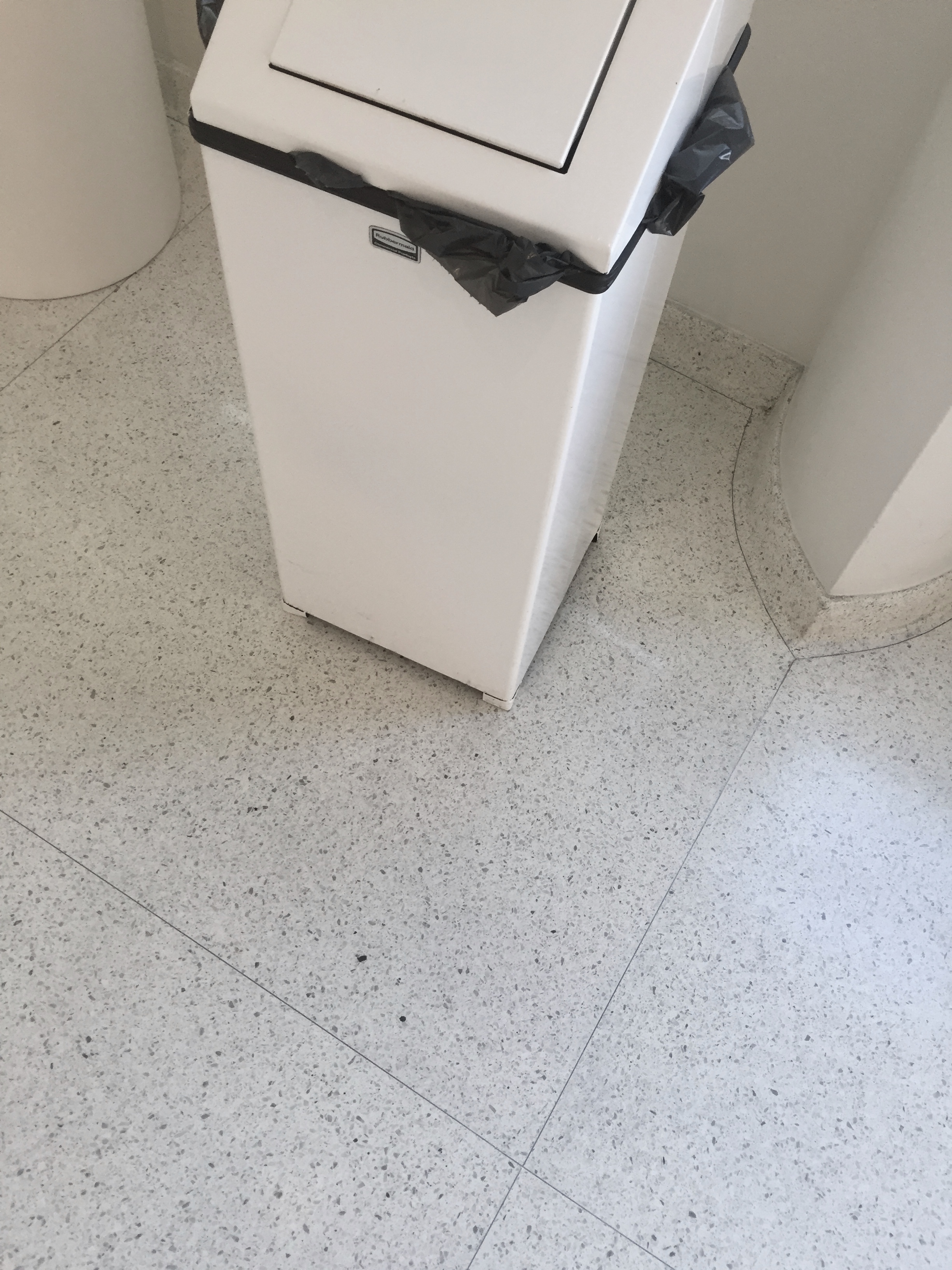 not an art installation but a trash can at the guggenheim museum - equally beautiful. 