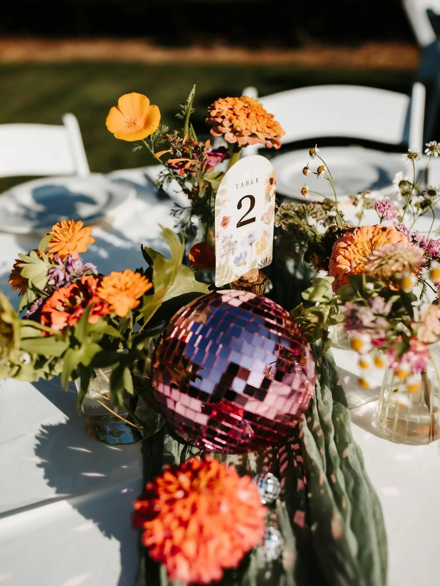 These details 😮&zwj;💨. Every single item had meaning and character. Obsessed!
..
&hellip;
.
..
#weddingphotos #caratsandcake #californiaweddingphotographer #subject_light #marthaweddings #sonomacountyweddingphotographer #weddinginspo #californiawed