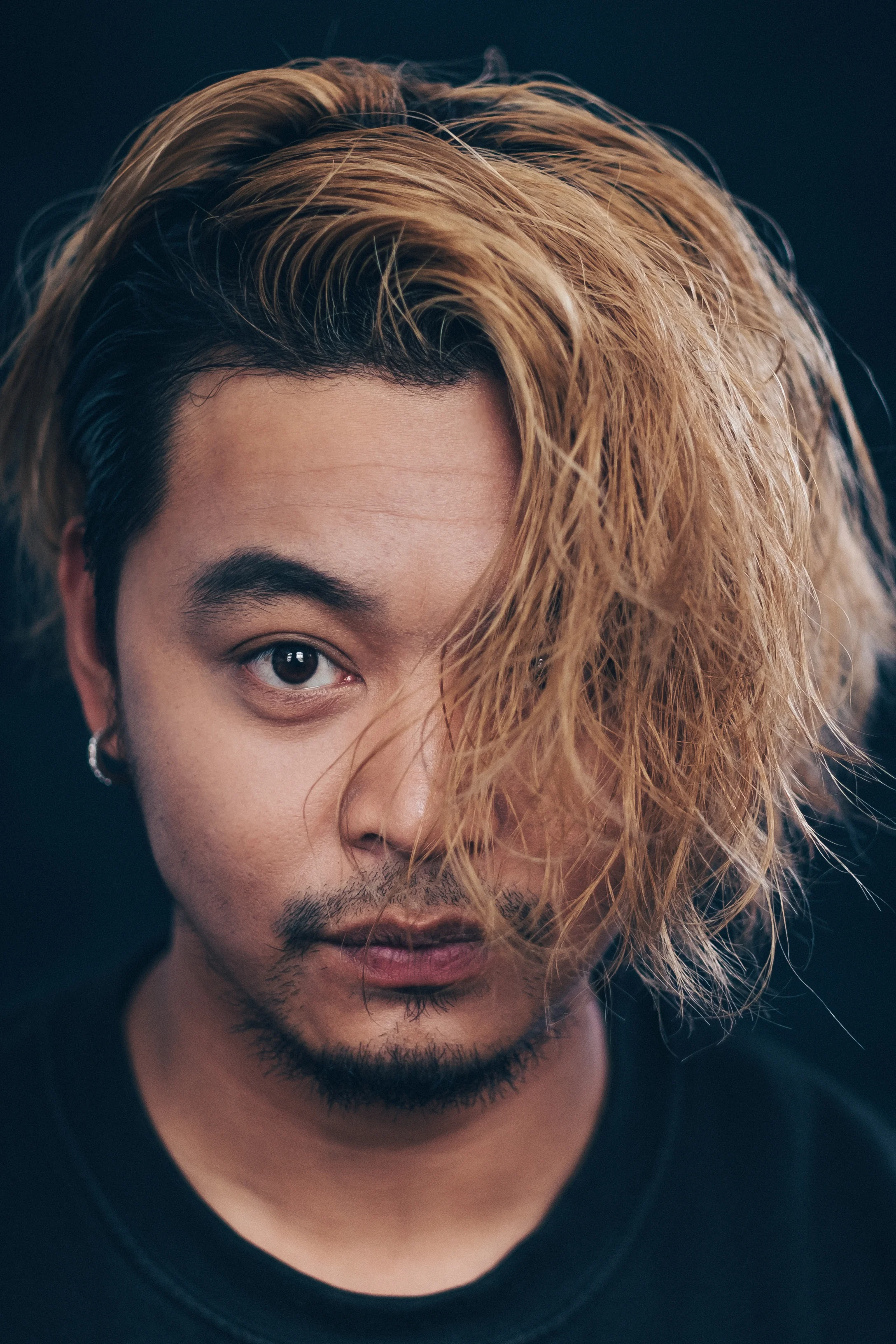 Aaron Gonzales - Singer/songwriter