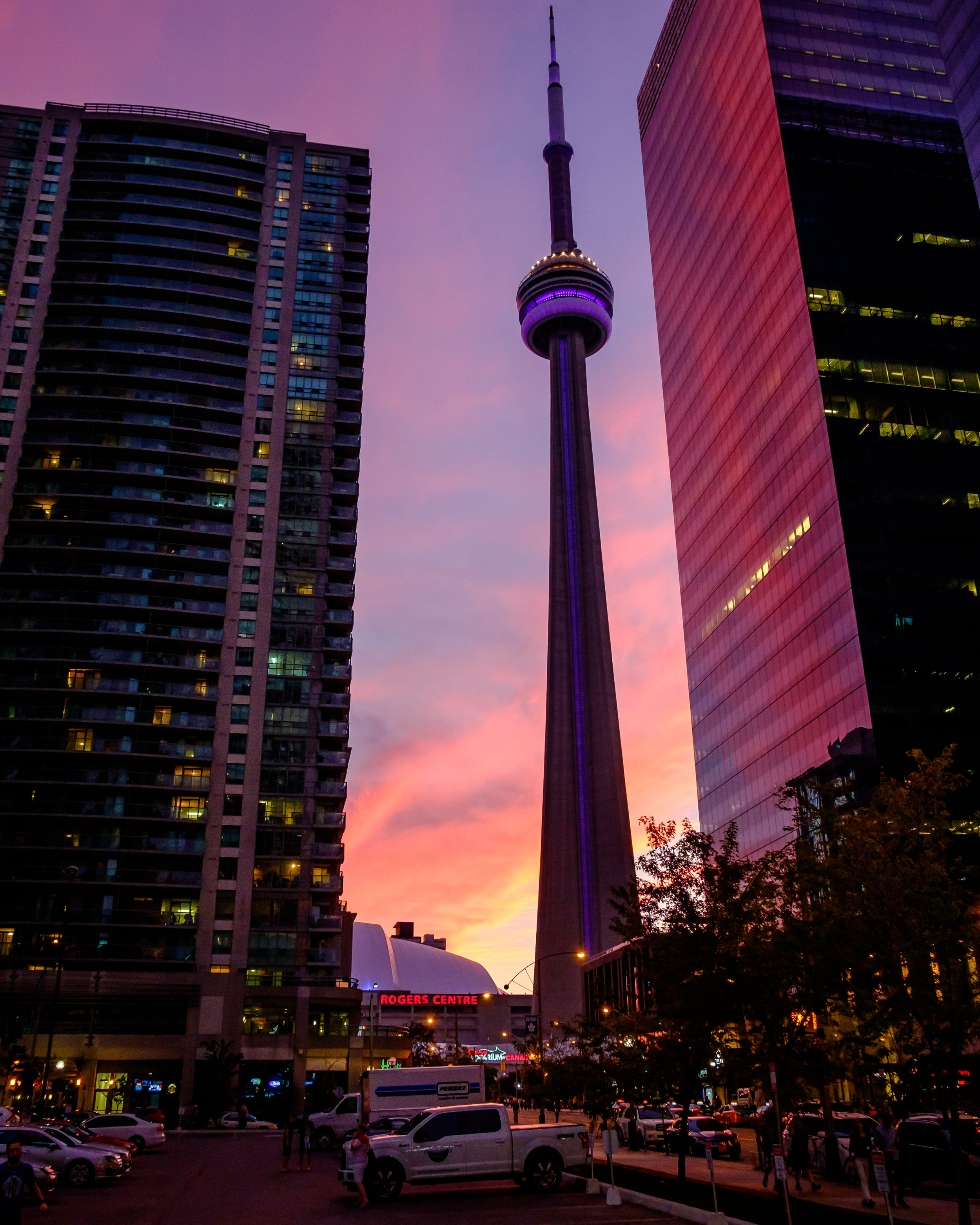 Sunset at CN Tower 