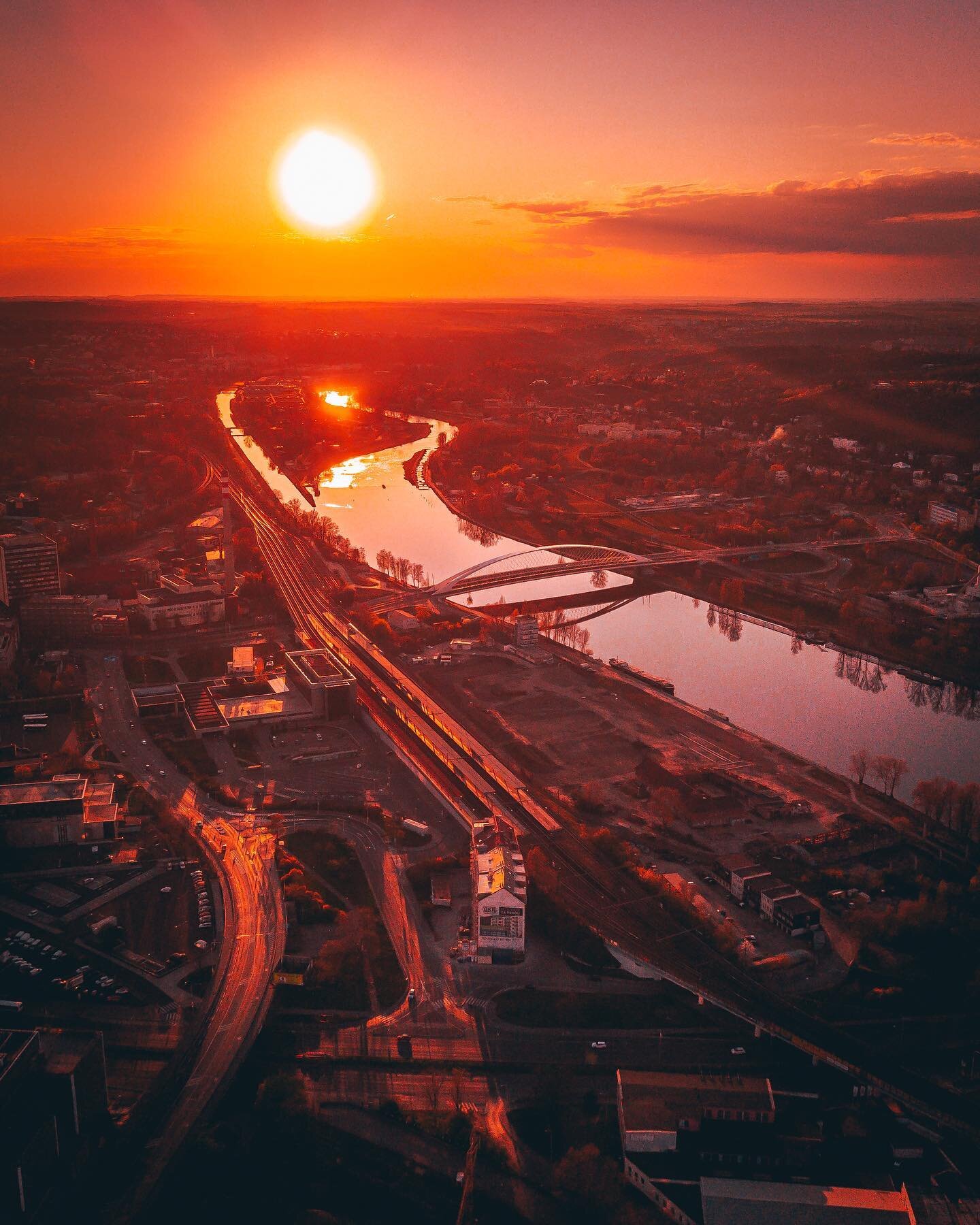 Home sweet home ☀️🇨🇿🌇#Prague #holesovice #prague7 #thisisPrague #fromwhereidrone #vltava #riverbend #chasingsunsets #trojabridge #instaczech #czechrepublic #droneczfootage #czechia