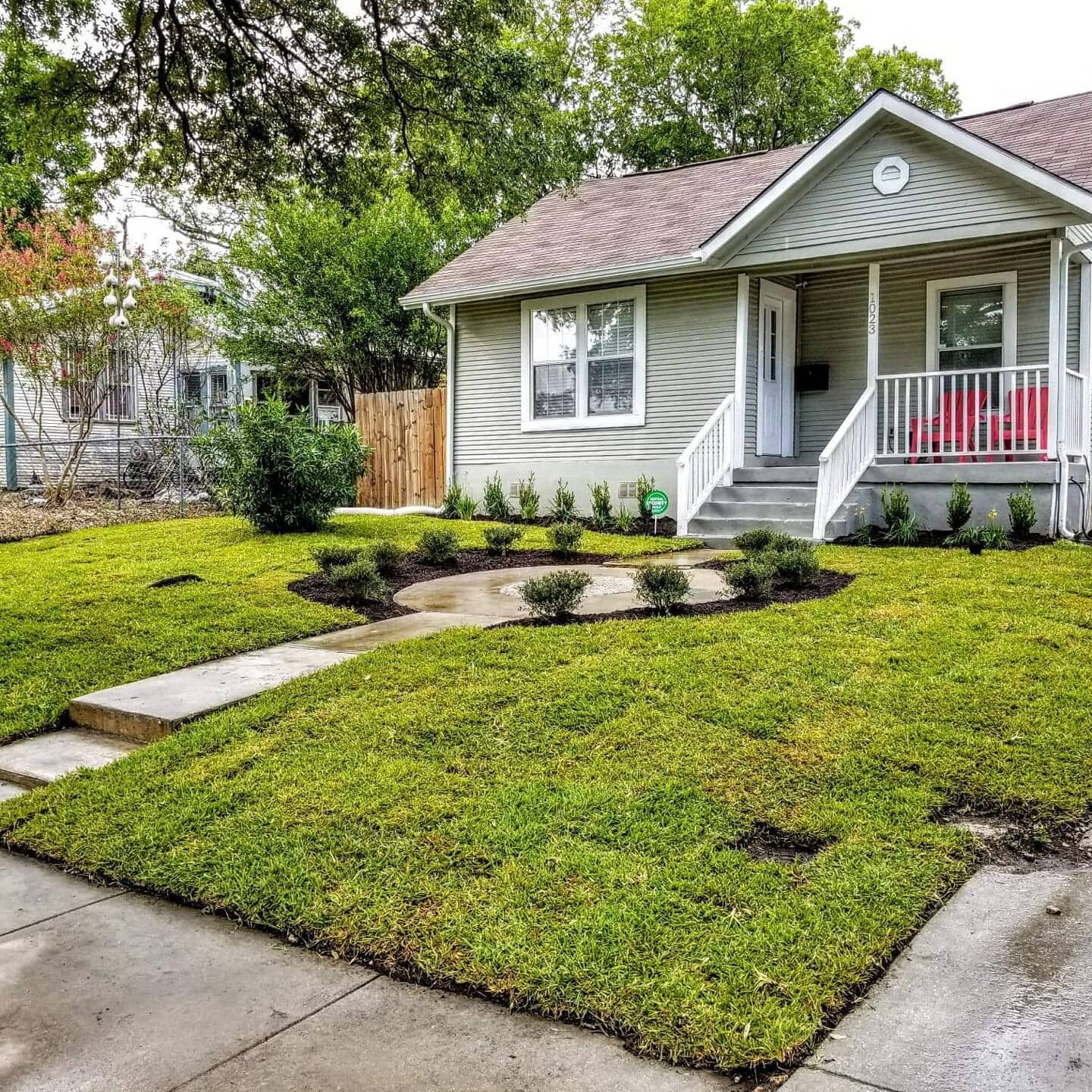 Are you happy with your front lawn? 🤔

New sod &amp; dwarf yaupon hollies make a world of difference! 🏡

Contact us to schedule an appointment.