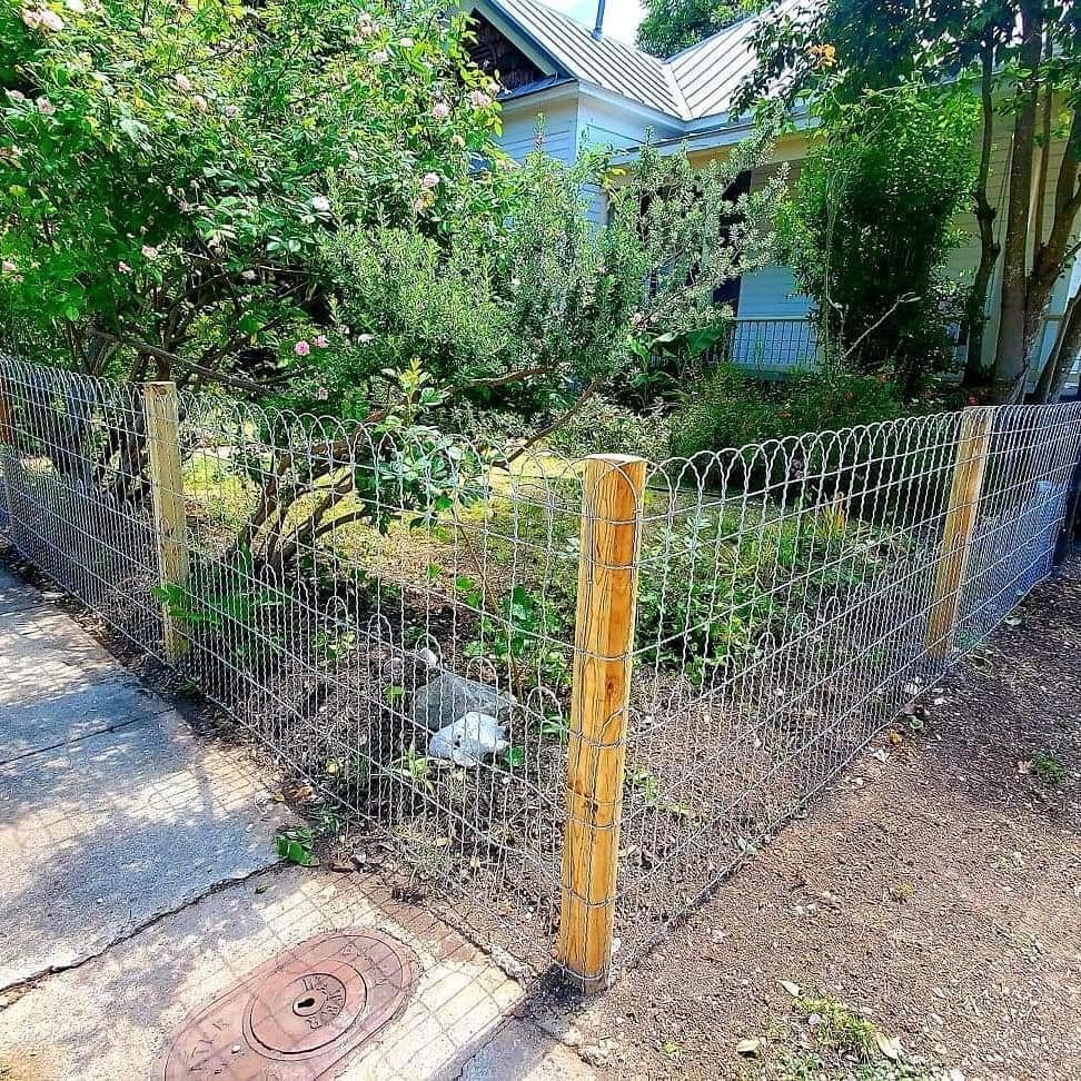 Our clients were super happy with their new garden style fence! 😁 
The material is an old-fashioned style galvanized metal double loop woven wire fencing. 😎

Contact us to make an appointment for your next fencing project!