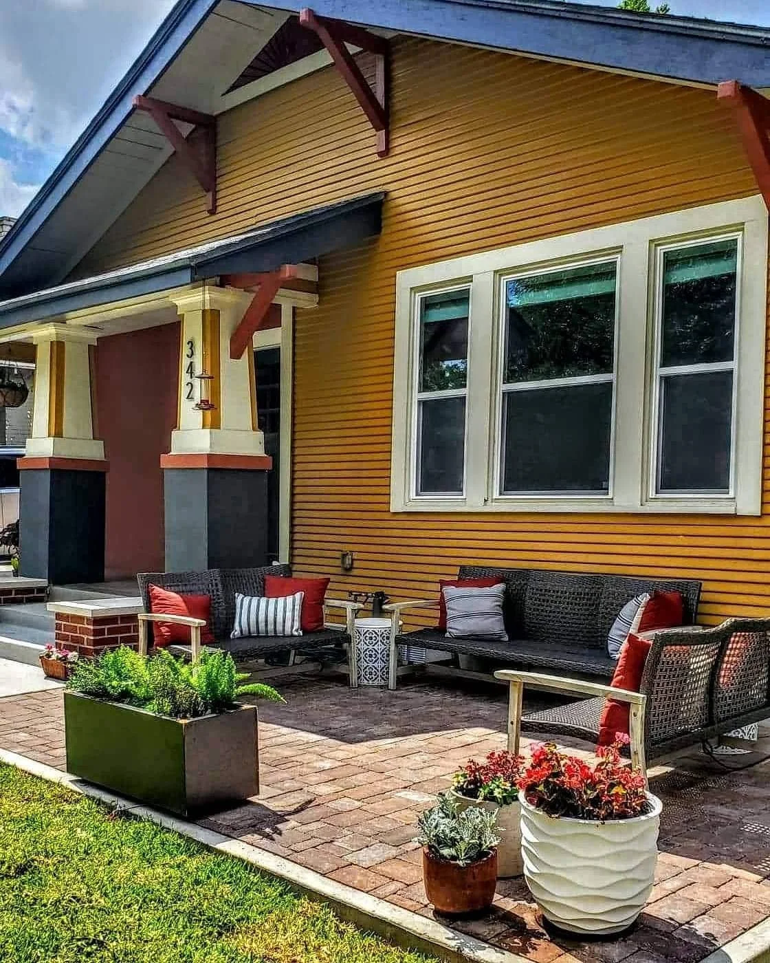 Need to expand your outdoor living space? We added about 250 sq ft with beautiful pavers and concrete curb lining. 👏

Contact us for an appointment if you'd like a new relaxation spot at your home! 🍹🥤 #paverpatio #landscaping #frontyardliving #pat