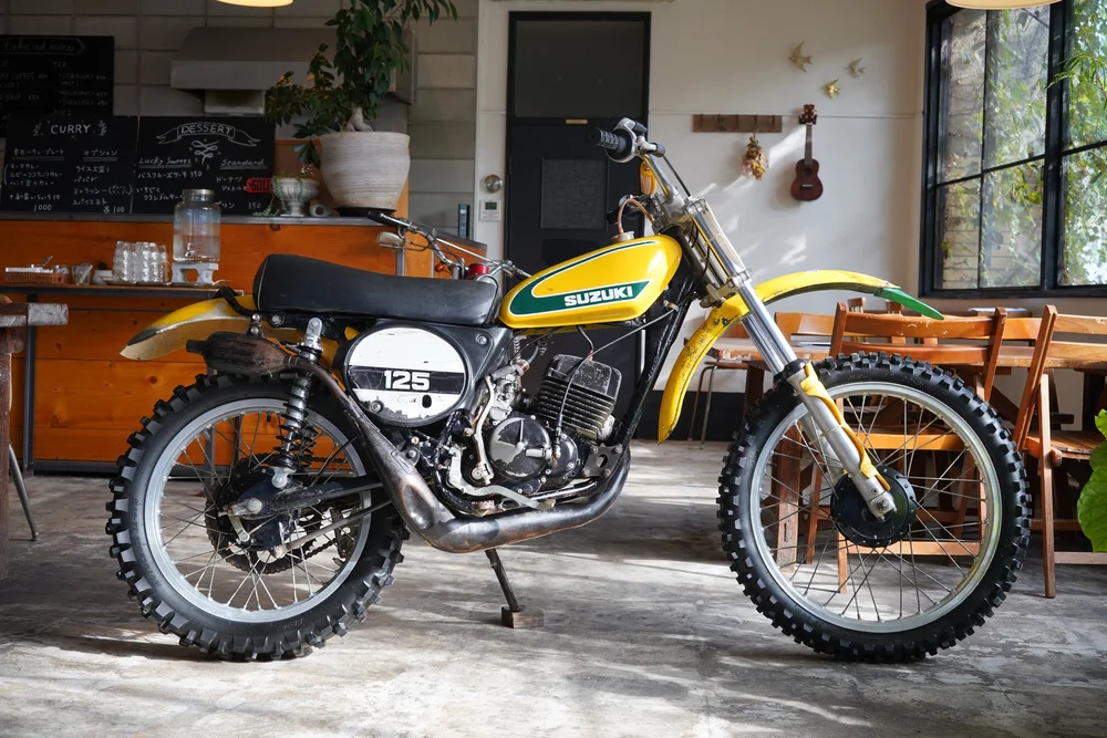スズキSUZUKI TM125 レプリカ　アルミタンク スズキSUZUKI TM125 レプリカアルミタンク