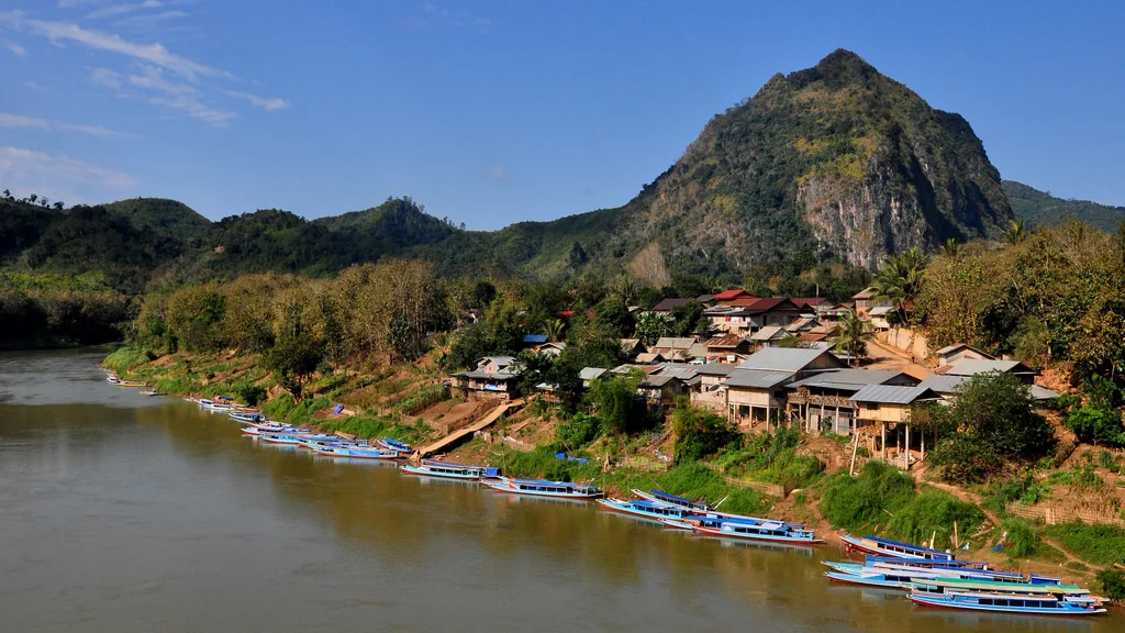 Laos_Nong Khiaw.jpg