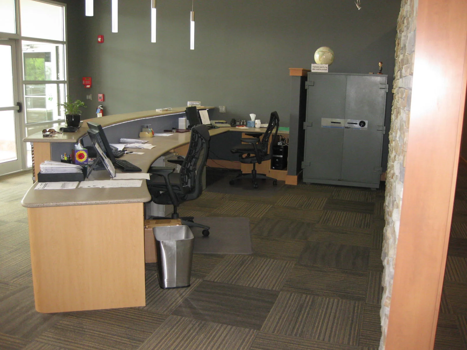 PAT BROKERAGE-4-24-10 017.JPG