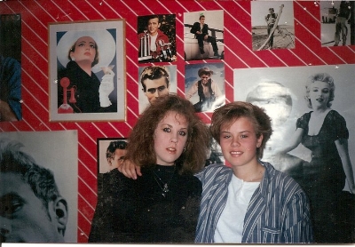 WTF. I wasn't even a Goth. I don't know why I'm looking like one. 