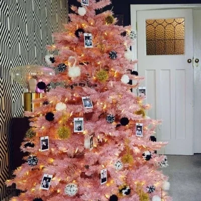 Perfect pink, pom poms and Polaroids @sarahakwisombe