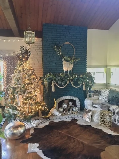 My favourite Instagram tree @blissfully_eclectic . Glitterballs, antlers, metallics, macrame, dream catchers, feathers, driftwood (ON THE TREE), cowhide, eucalyptus, wood beads, tassels and the coolest wreath I've ever seen. Jen, you rock.