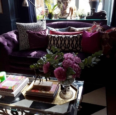How beautiful is this Chesterfield? Sofa goals.