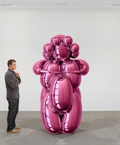 Jeff Koons at the Saatchi Gallery, photograph courtesty of their website.