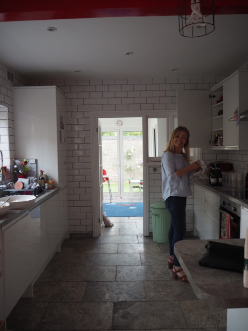 Dee doing her bit in the kitchen. It's like watching Mary Berry in action.