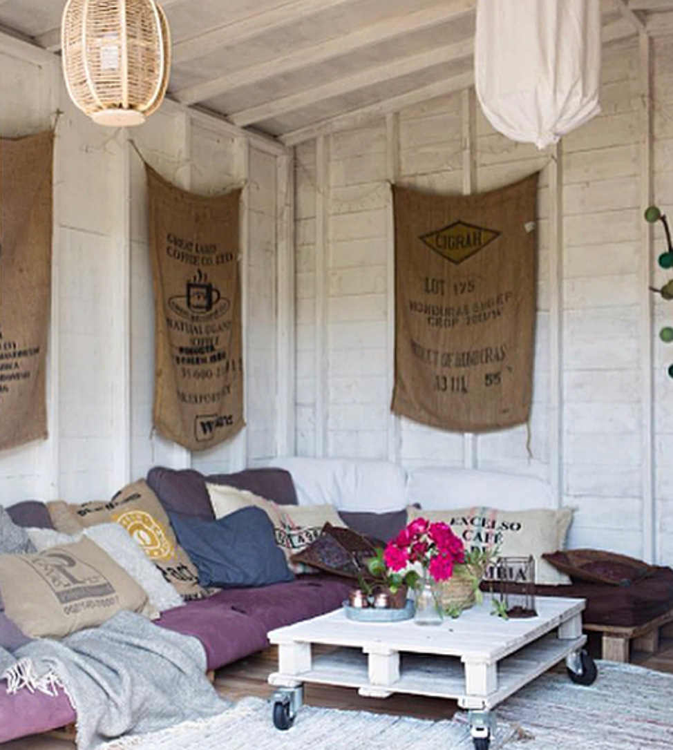 Posted by @nestandburrow . Photographed and styled by @ cathy.pyle at her home.