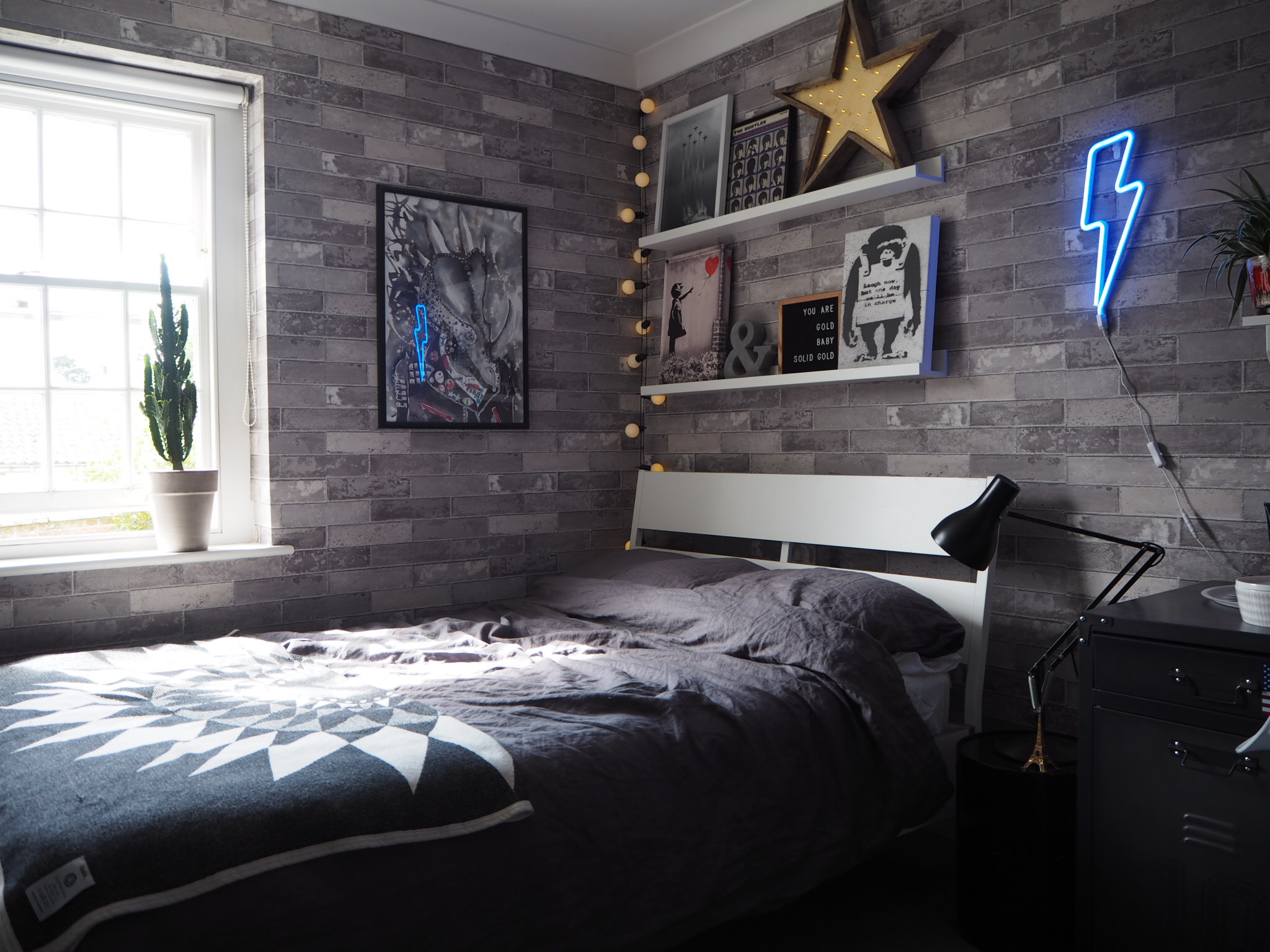 teenage boy bedroom