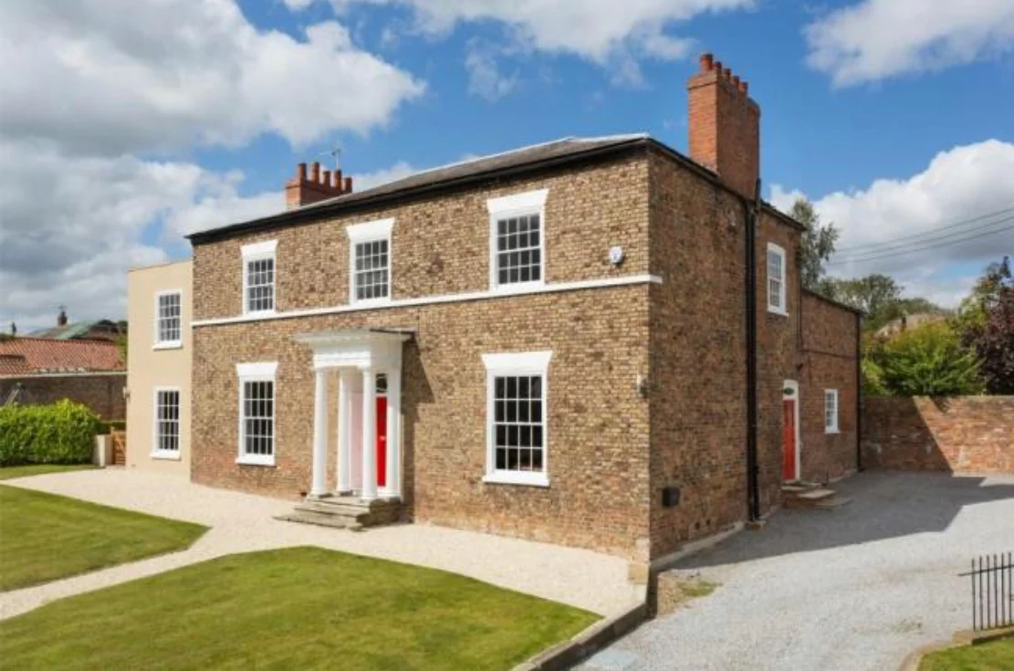 The photo that sold us the house. I'd love to say the garden and driveway still look this immaculate but I would absolutely be lying through my teeth.