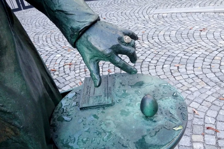 Памятник и память. Матушка Ай.