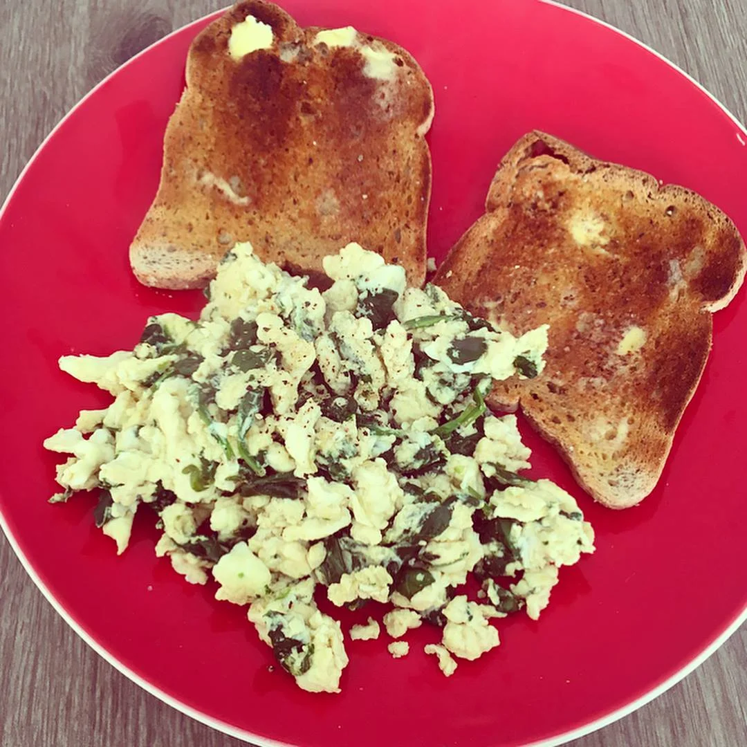 eggs spinach toast.jpg