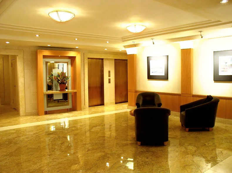 lobby1a.jpg