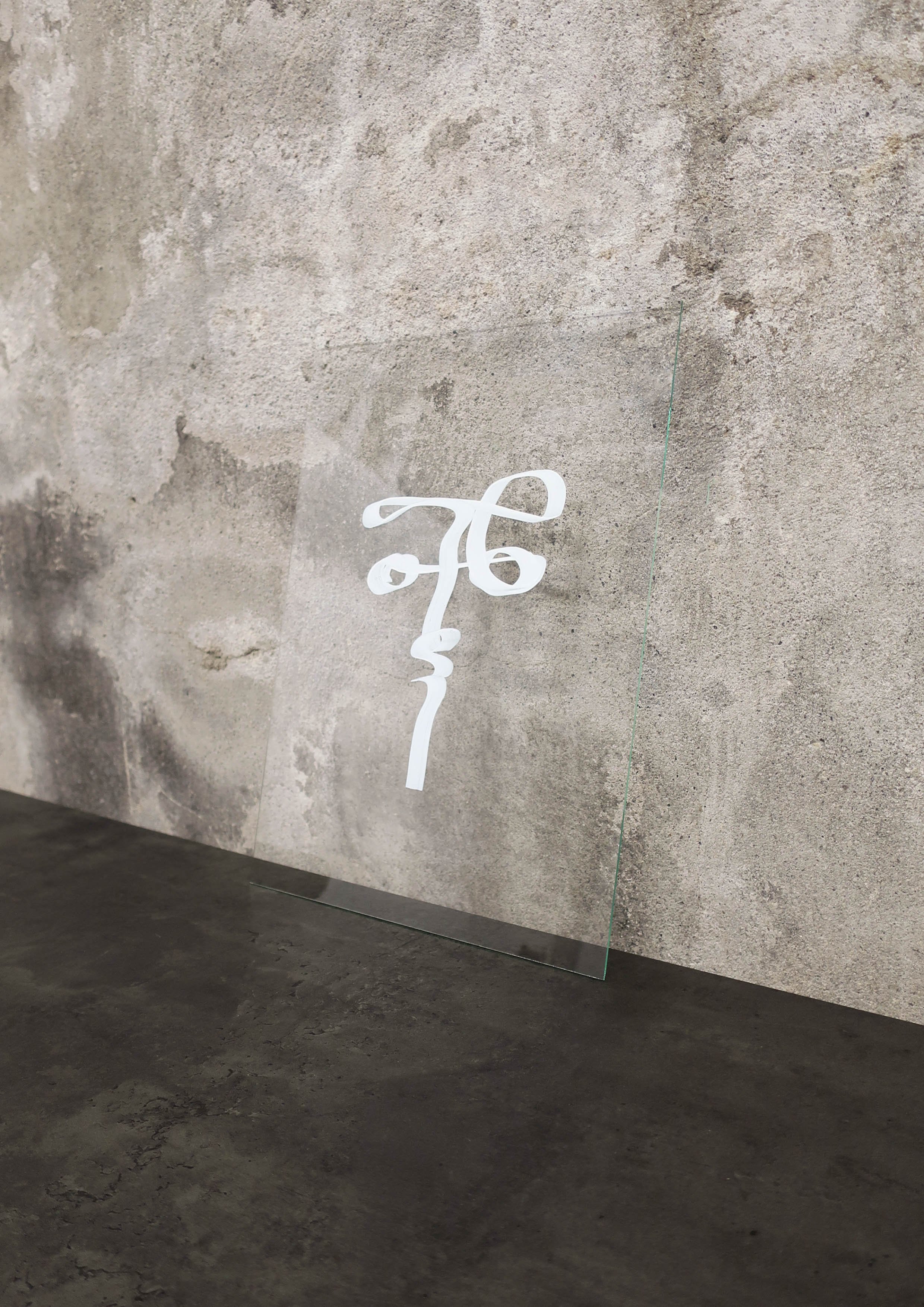 COLLECTION_FACE ON GLASS_FRONT_03.JPG