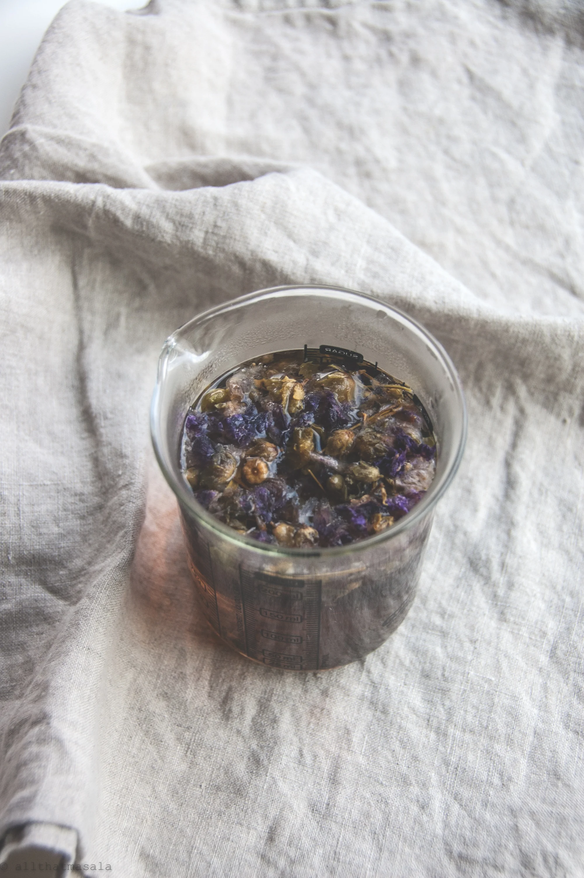 This green iced tea is made of dry violets, yes edible flowers! The recipe itself took me 5 minutes but the flavours were so divine!