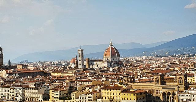 We're having the best time wandering around Florence, and amazed at how rich its history is. We've been eating at osterias, and learning how to make pizzas, and we still have a day to go. Thank you @jeroenla for complaining that we haven't come to It