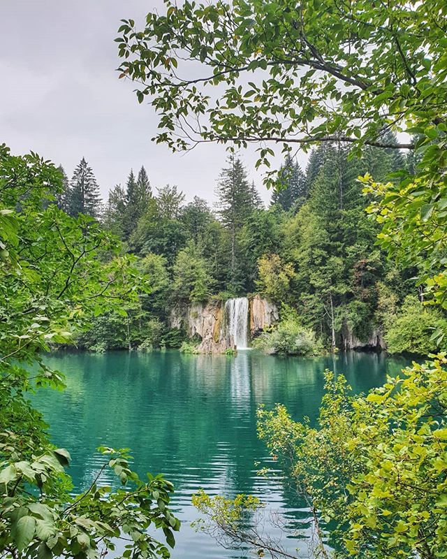 Visiting the Plitvice lakes has been my favorite part of our amazing holiday at Croatia! It was calm, green, and relaxing. Can't wait to go back some day again 💚 . .
.
.
.
.
.
#nationaldestinations&nbsp;&nbsp;#destinationearth&nbsp;#awesomepix #eart
