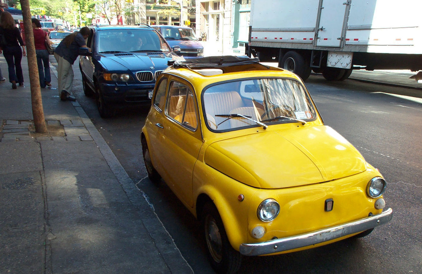 !2_yellow-car.jpg
