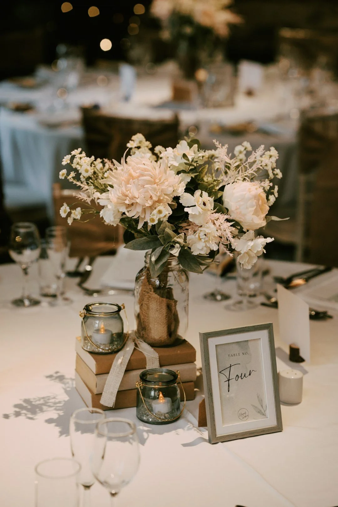 Earthy Elegance: A Complete Guide to Rustic Wedding Table Settings and Centerpieces