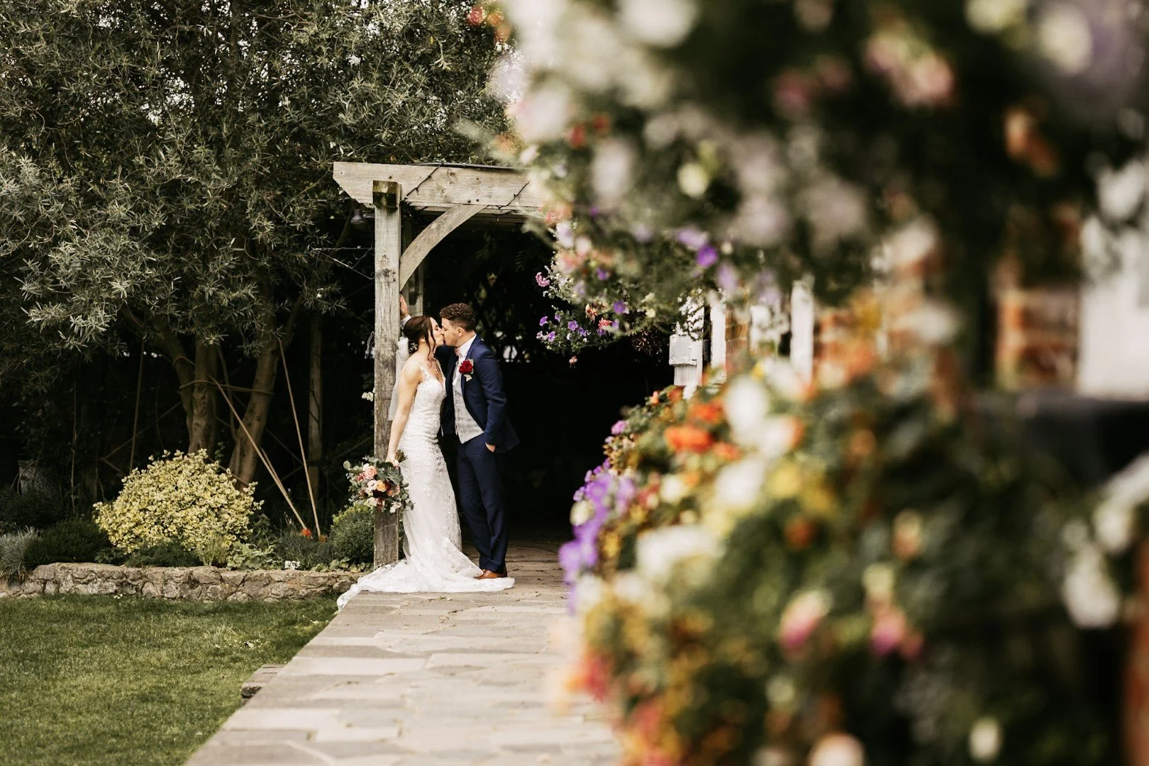 Bride-groom-garden (3).jpg