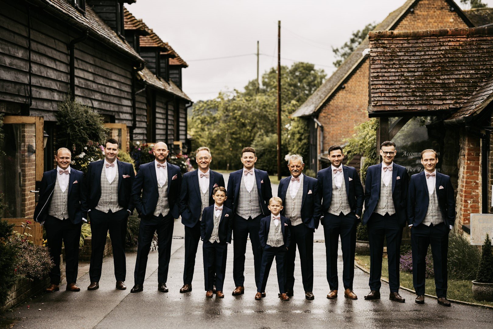 groomsmen-getting-ready (1).jpg