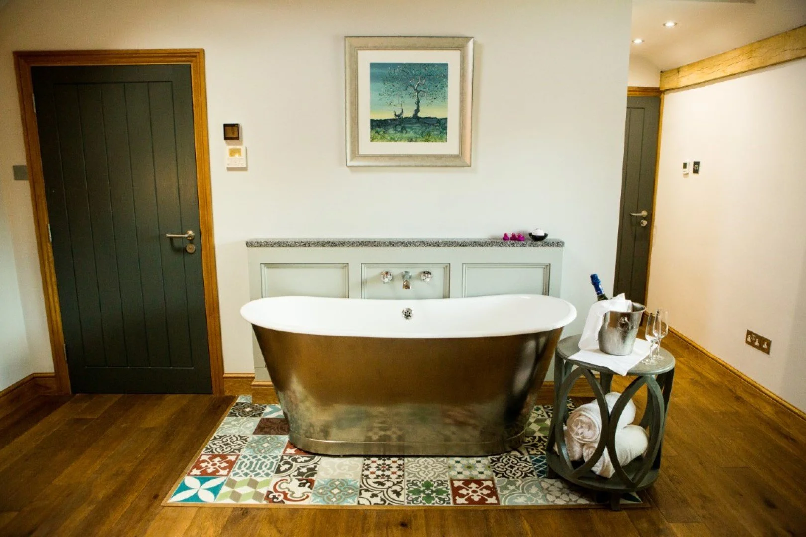 Master-suite-bath.jpg
